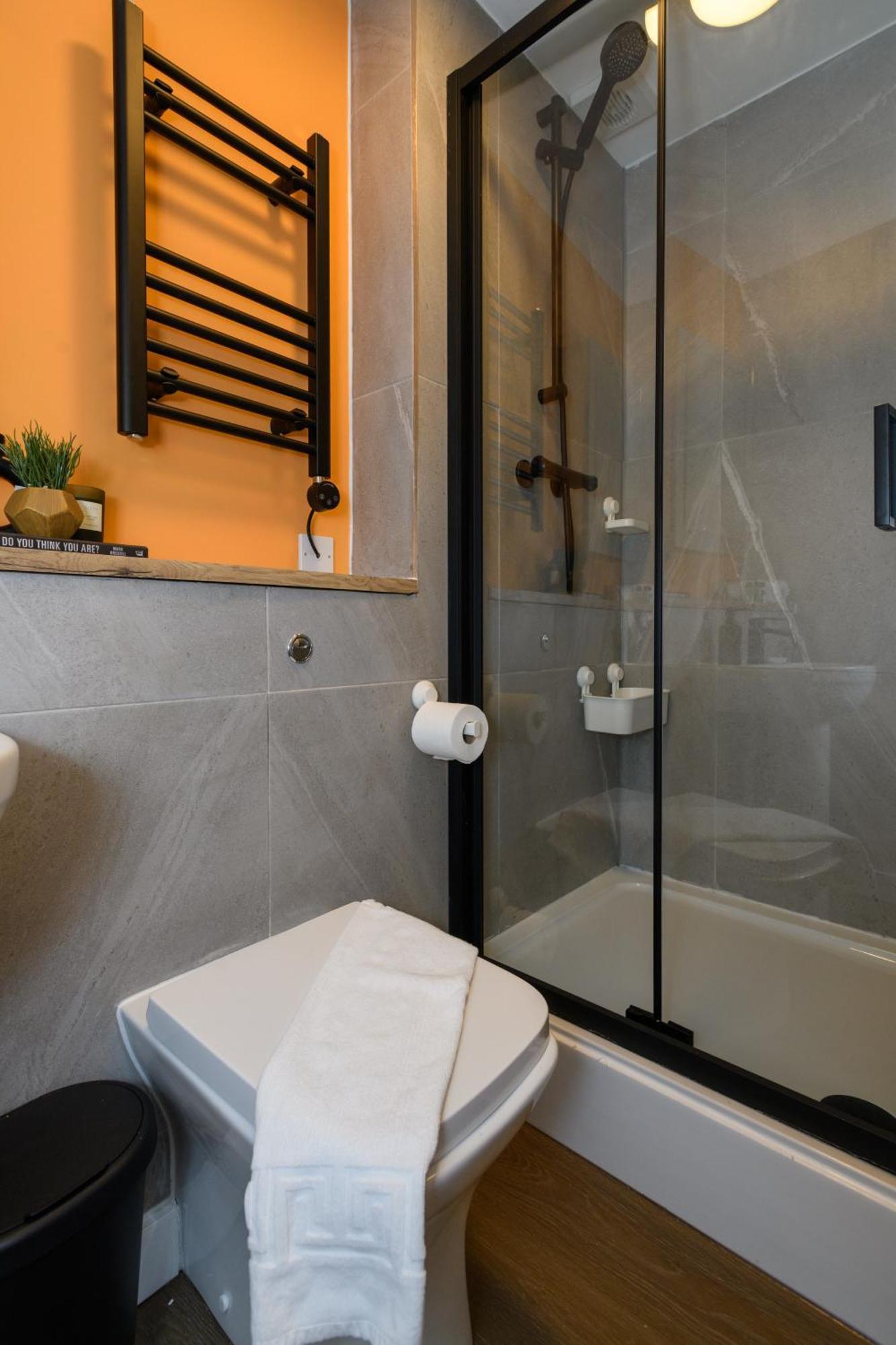 Gad Suite By Koya Homes - 2 Ensuite Bedroom Apartment, Cardiff City Centre, Free Parking Ngoại thất bức ảnh